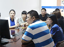 浙江旭日纖維有限公司主要生產(chǎn)和銷售浙江旭日纖維有限公司，冰絲、涼感PE纖維、中分子PE絲、丙綸細(xì)旦絲、玉米纖維、PLLA纖維、PLA纖維、玉米纖維FDY、丙綸DTY絲、丙綸超細(xì)旦絲、丙綸FDY細(xì)旦絲、丙綸絲、丙綸高強(qiáng)絲、丙綸普強(qiáng)絲、高強(qiáng)丙綸絲、丙綸FDY絲、丙綸長(zhǎng)絲、超細(xì)旦絲